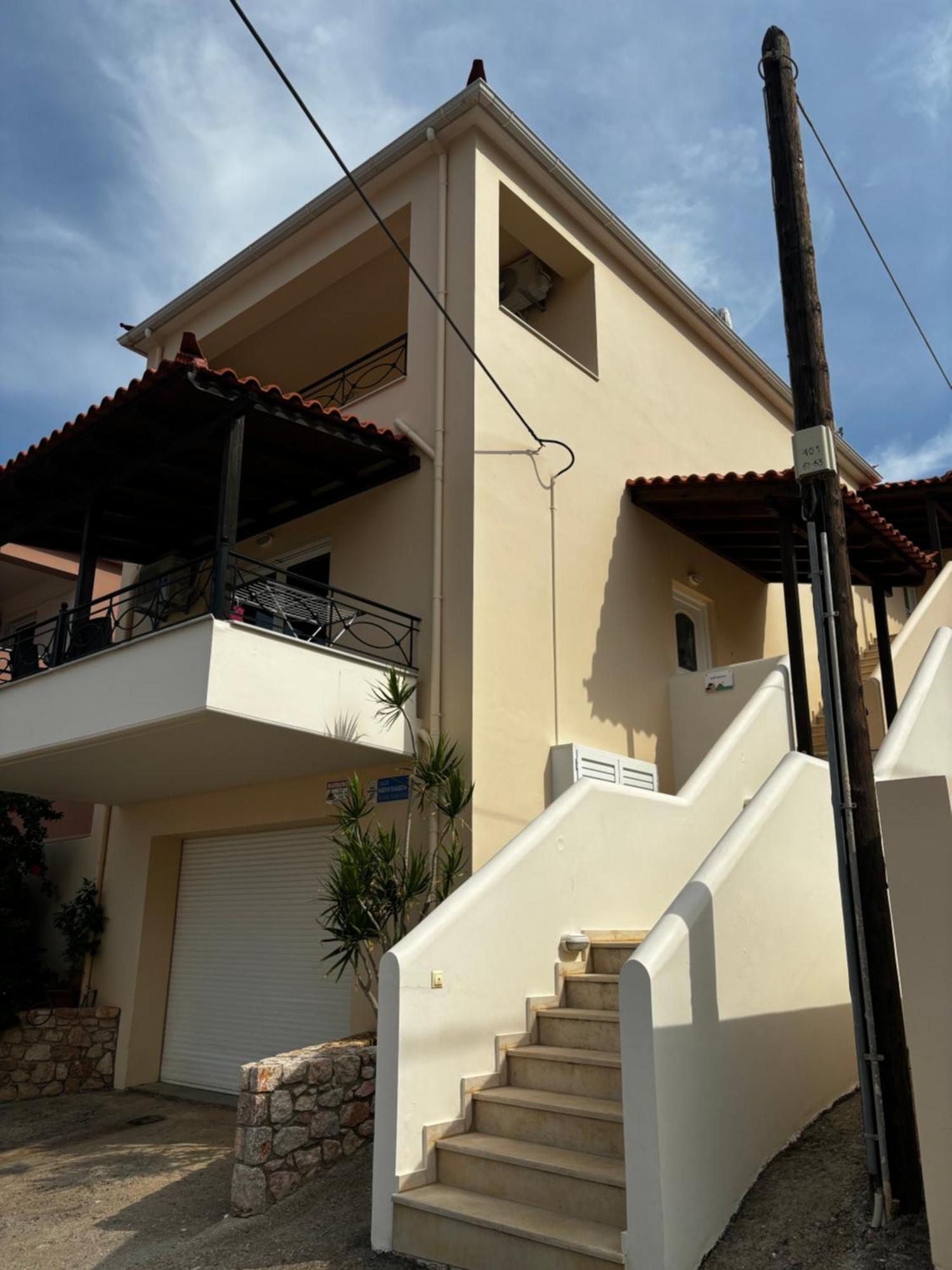 Kanelli΄S Apartments โมเน็มวาซี ภายนอก รูปภาพ